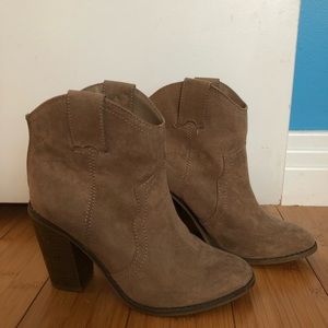 Tan suede booties!